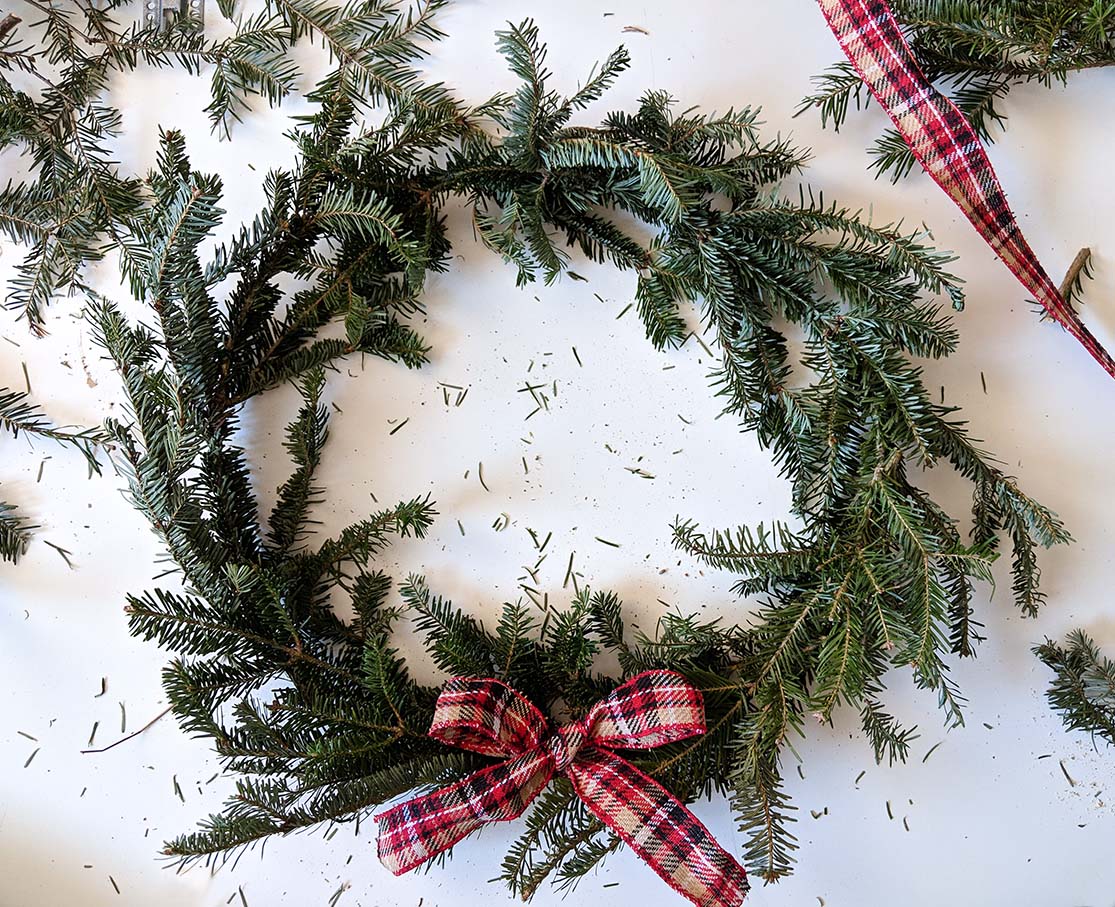 DIY Christmas wreath finished