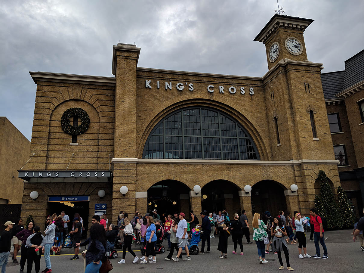 A very Potter Thanksgiving King's Cross Station