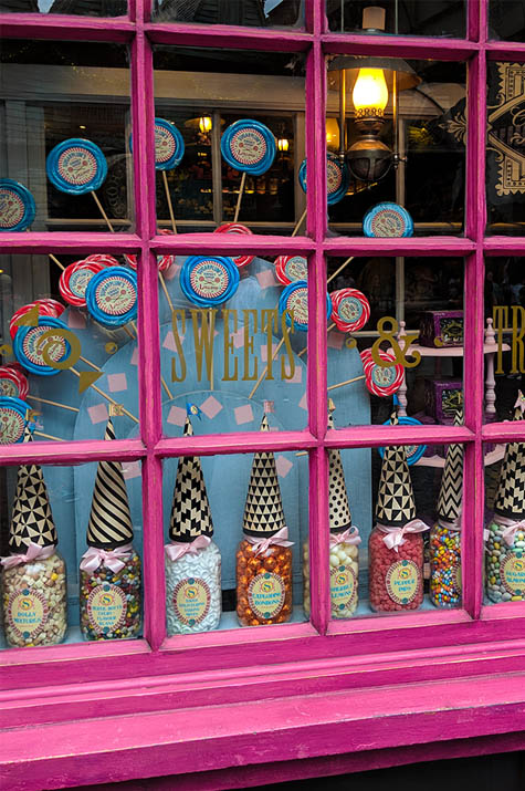 A very Potter Thanksgiving window of sweets