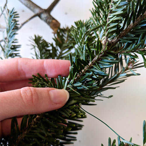 DIY Christmas wreath wrapping wire