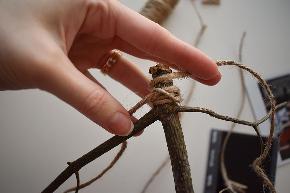 DIY Picture Hanger Crossing the Twine