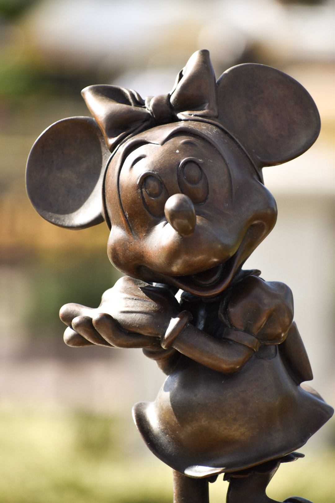Magic Kingdom Trip Minnie Mouse Statue